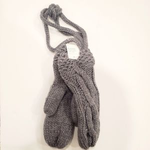 Gray Cable Knit Mittens